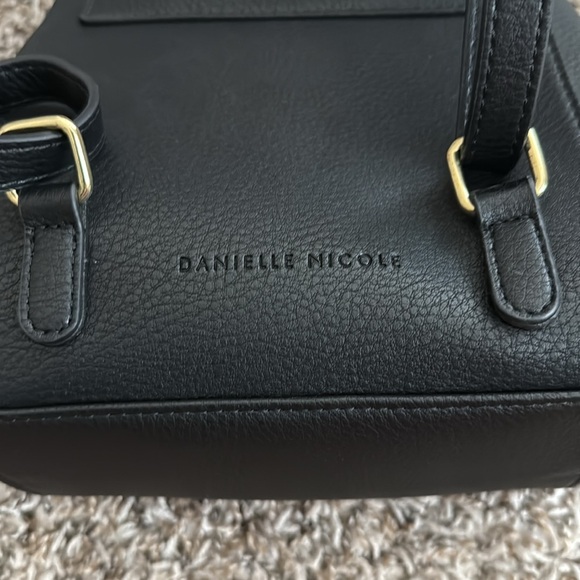 Hufflepuff Backpack - Picture 4 of 11